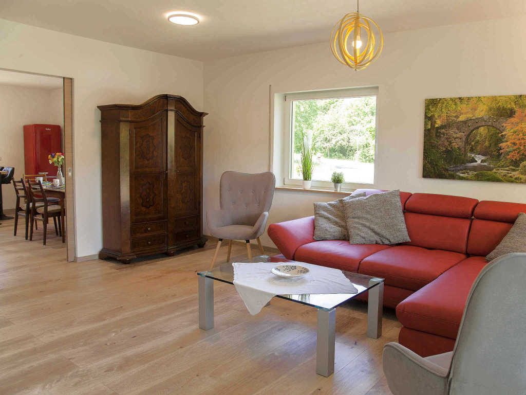Schrank im Wohnzimmer - Moselurlaub in Ferienhaus Maring, Kreuzberg 7, 54484 Maring-Noviand