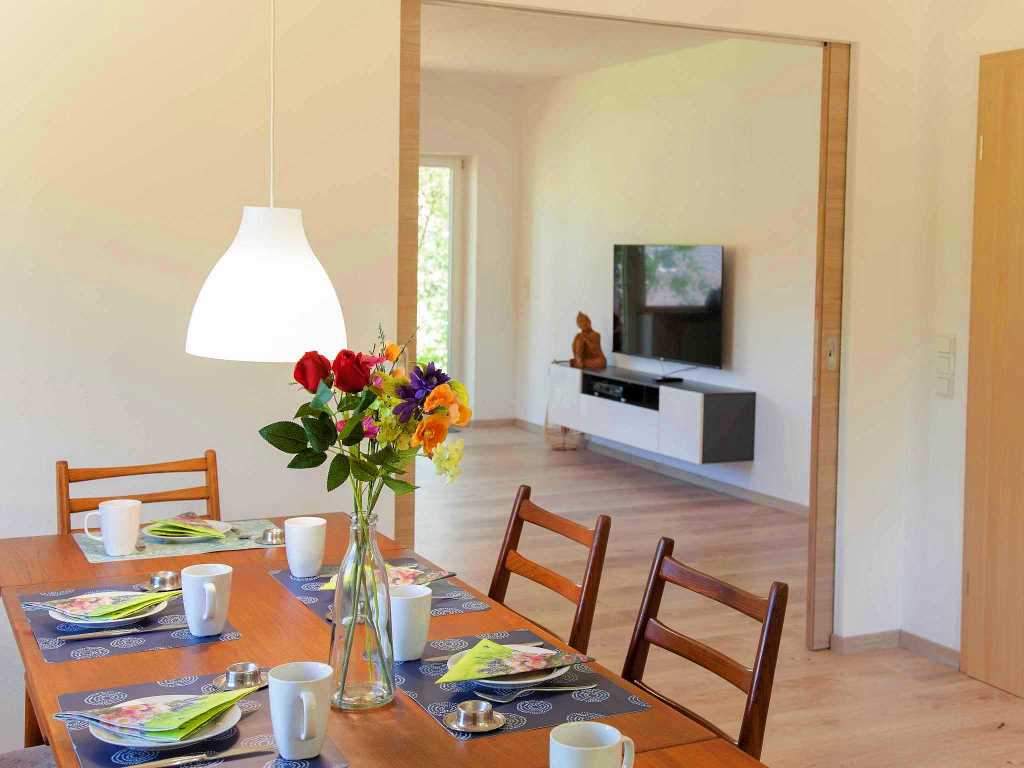 Gedeckter Esstisch - Moselurlaub in Ferienhaus Maring, Kreuzberg 7, 54484 Maring-Noviand